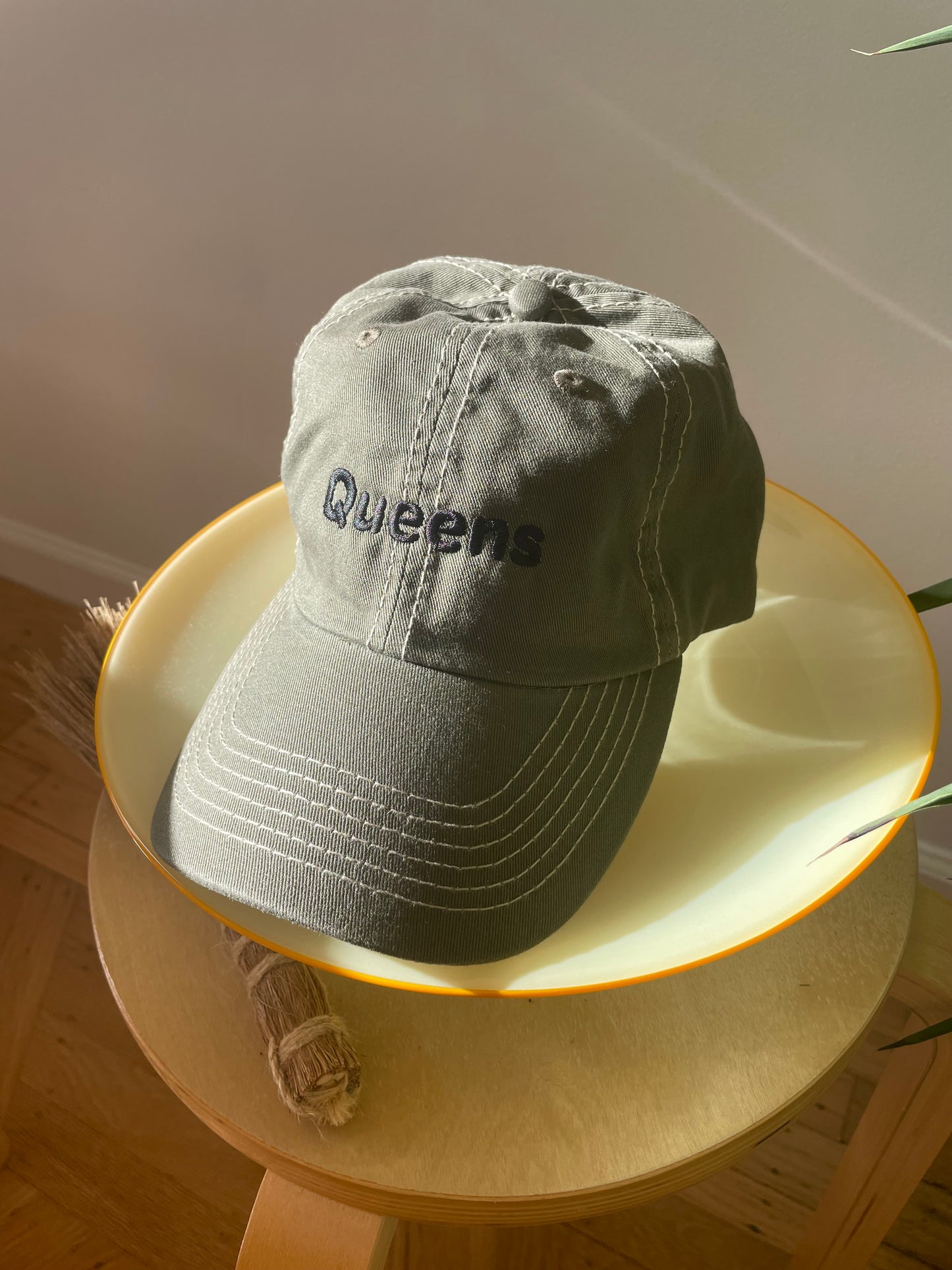 Queens Contrast Cap
